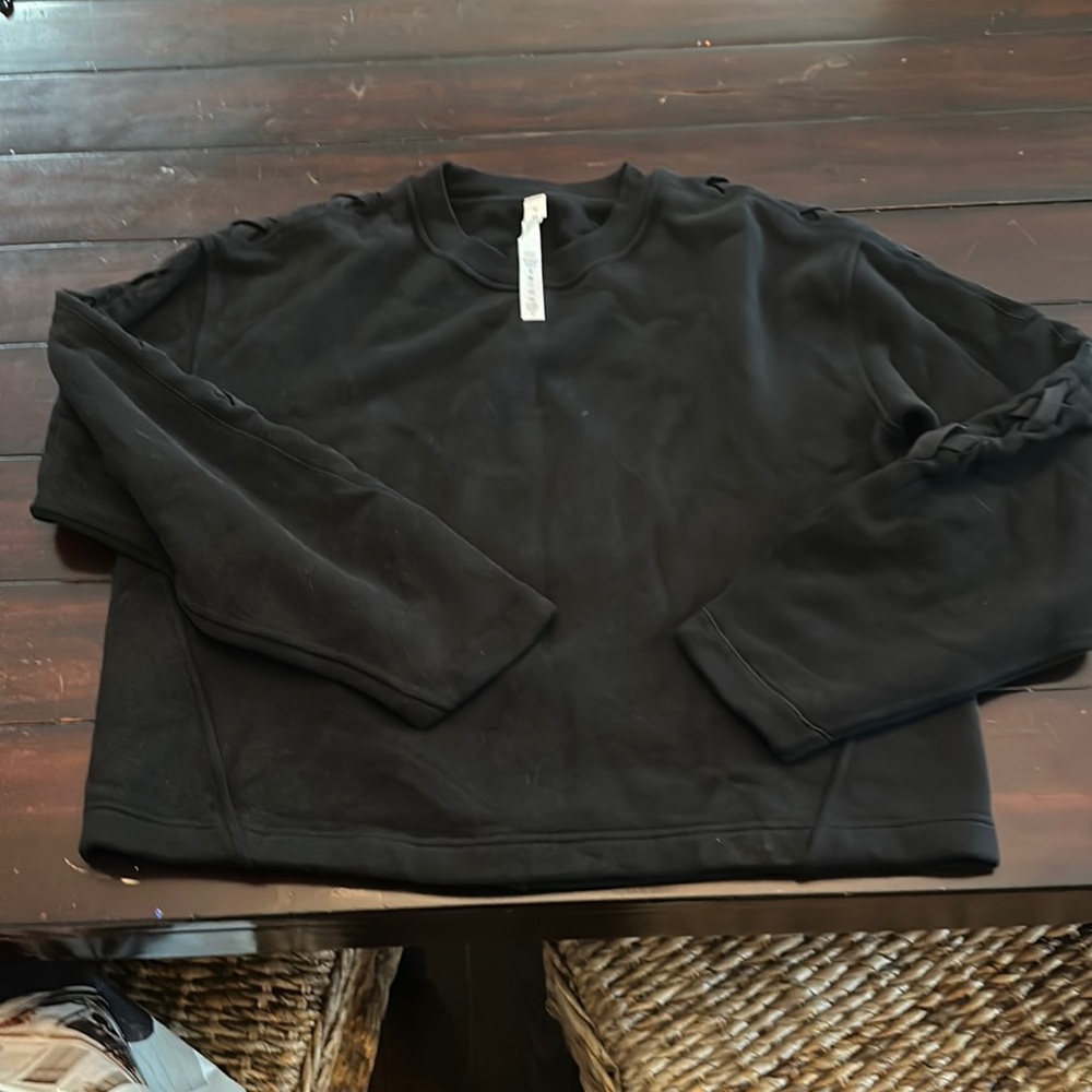 Lululemon staple black sweatshirt with x-design sleeve